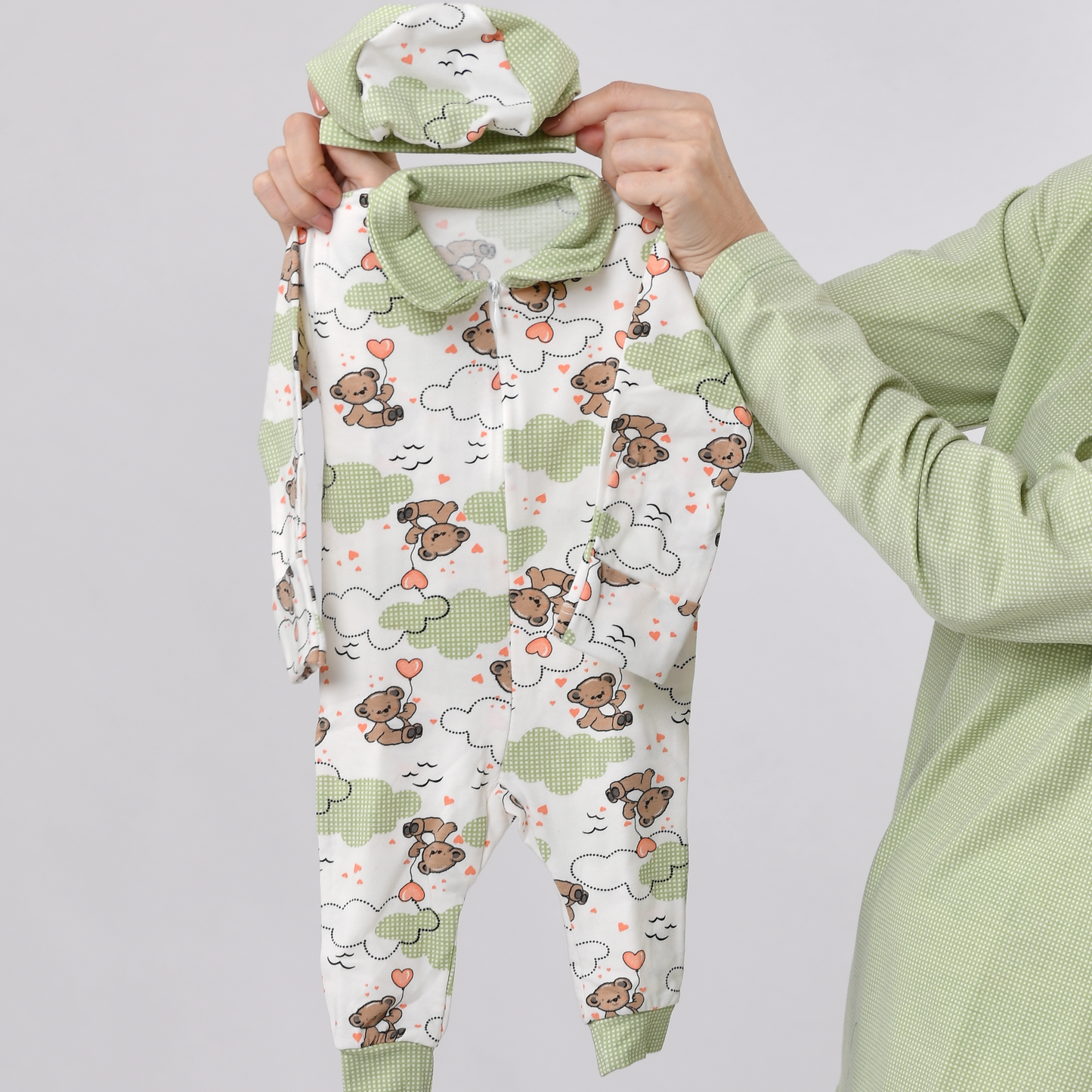 Bear Love Baby Onesies (4 Colors)