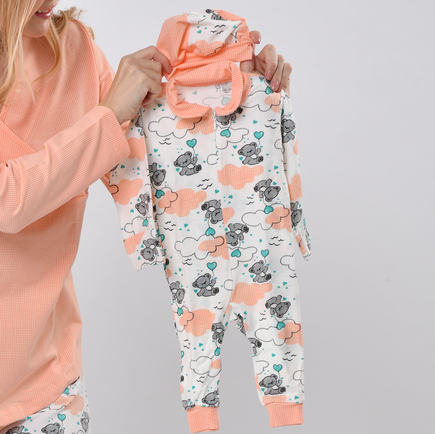 Bear Love Baby Onesies (4 Colors)